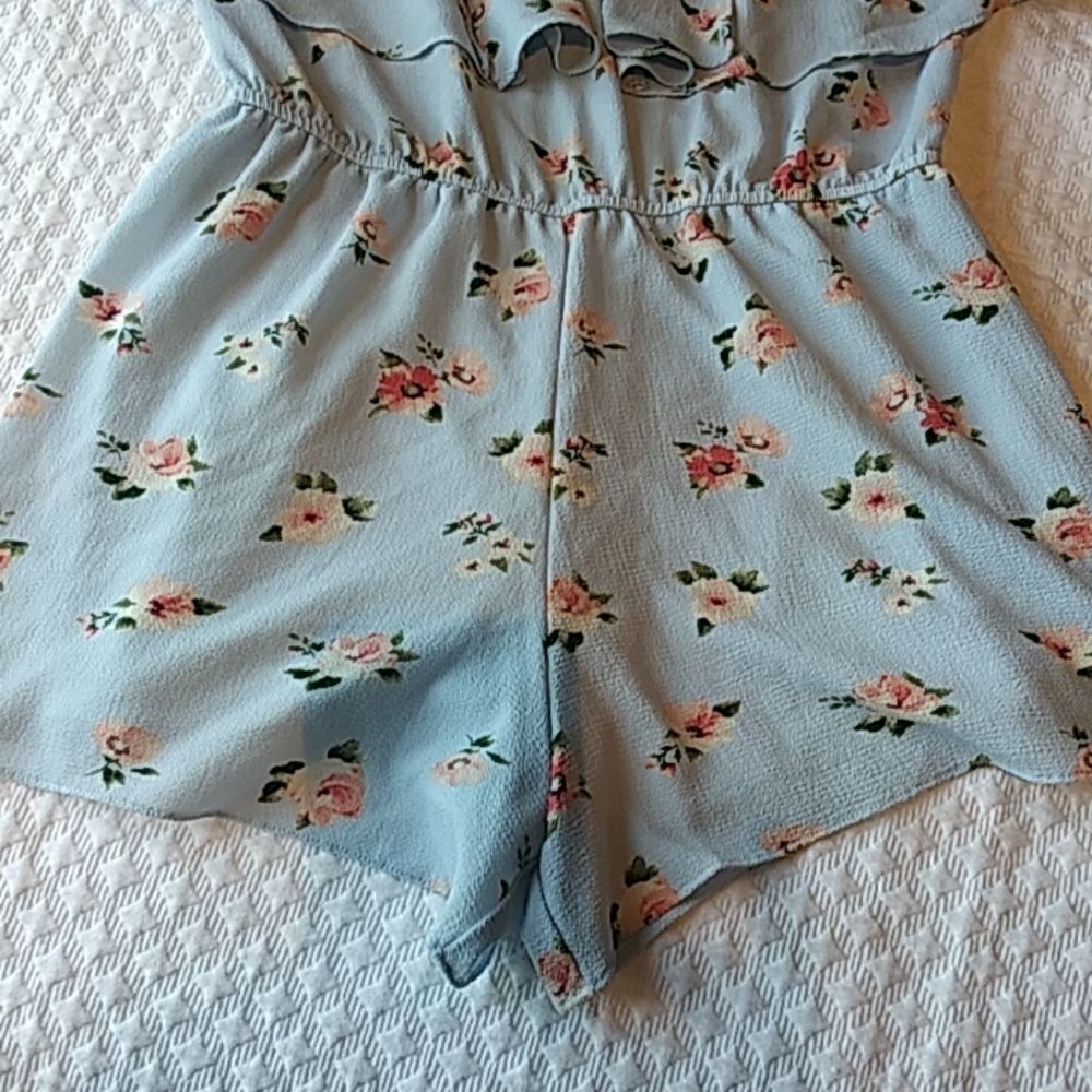 Romper - Picture 2 of 7